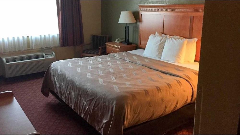Rodeway Inn South Hutchinson Esterno foto