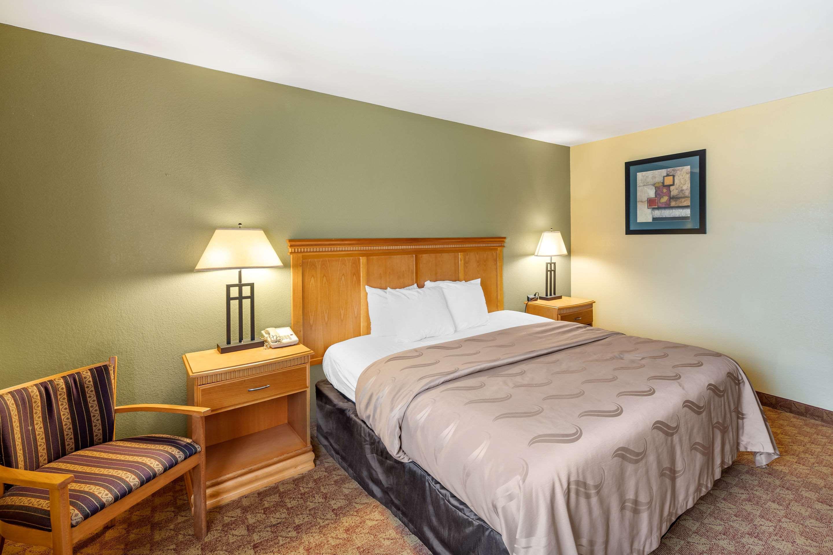 Rodeway Inn South Hutchinson Esterno foto
