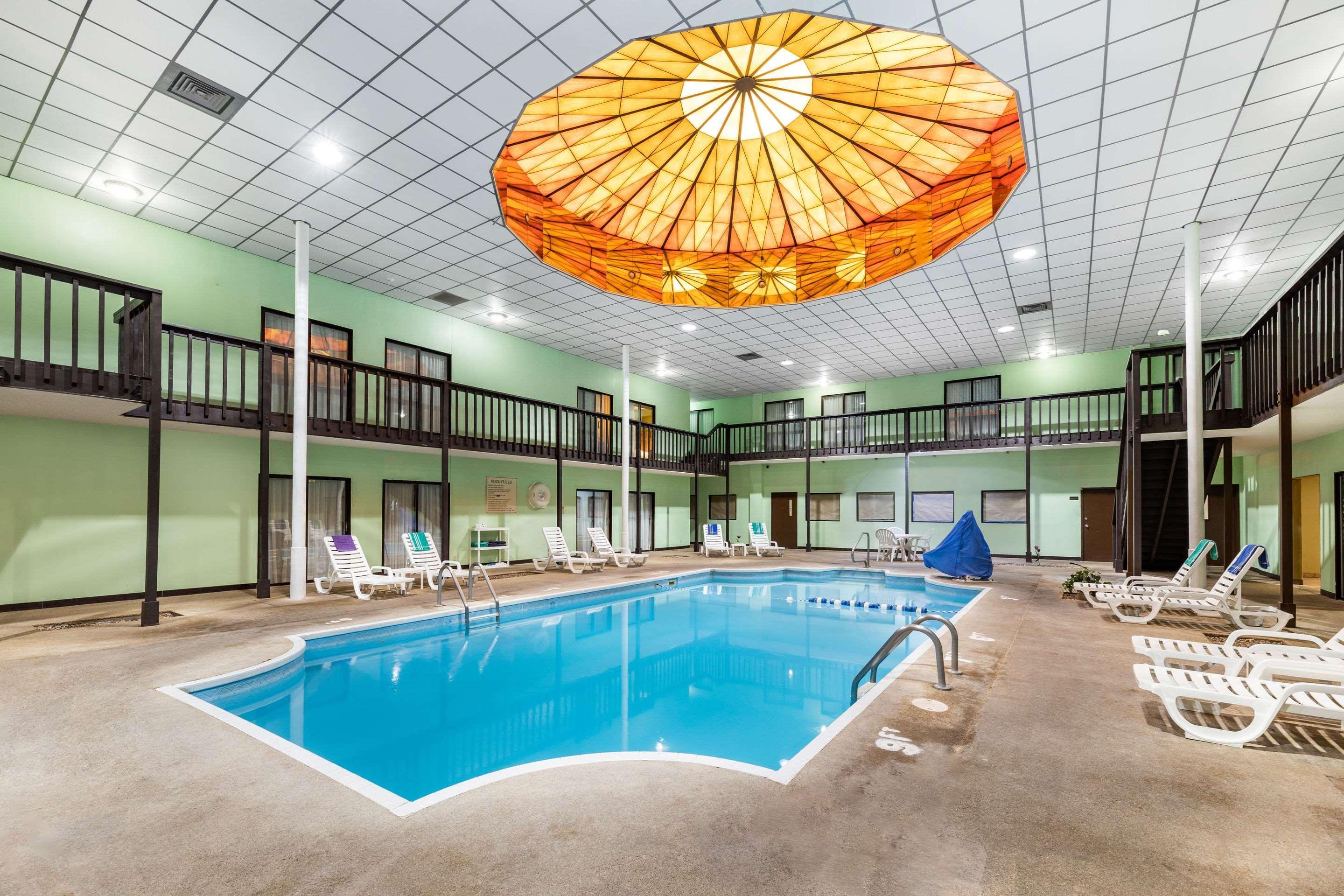 Rodeway Inn South Hutchinson Esterno foto
