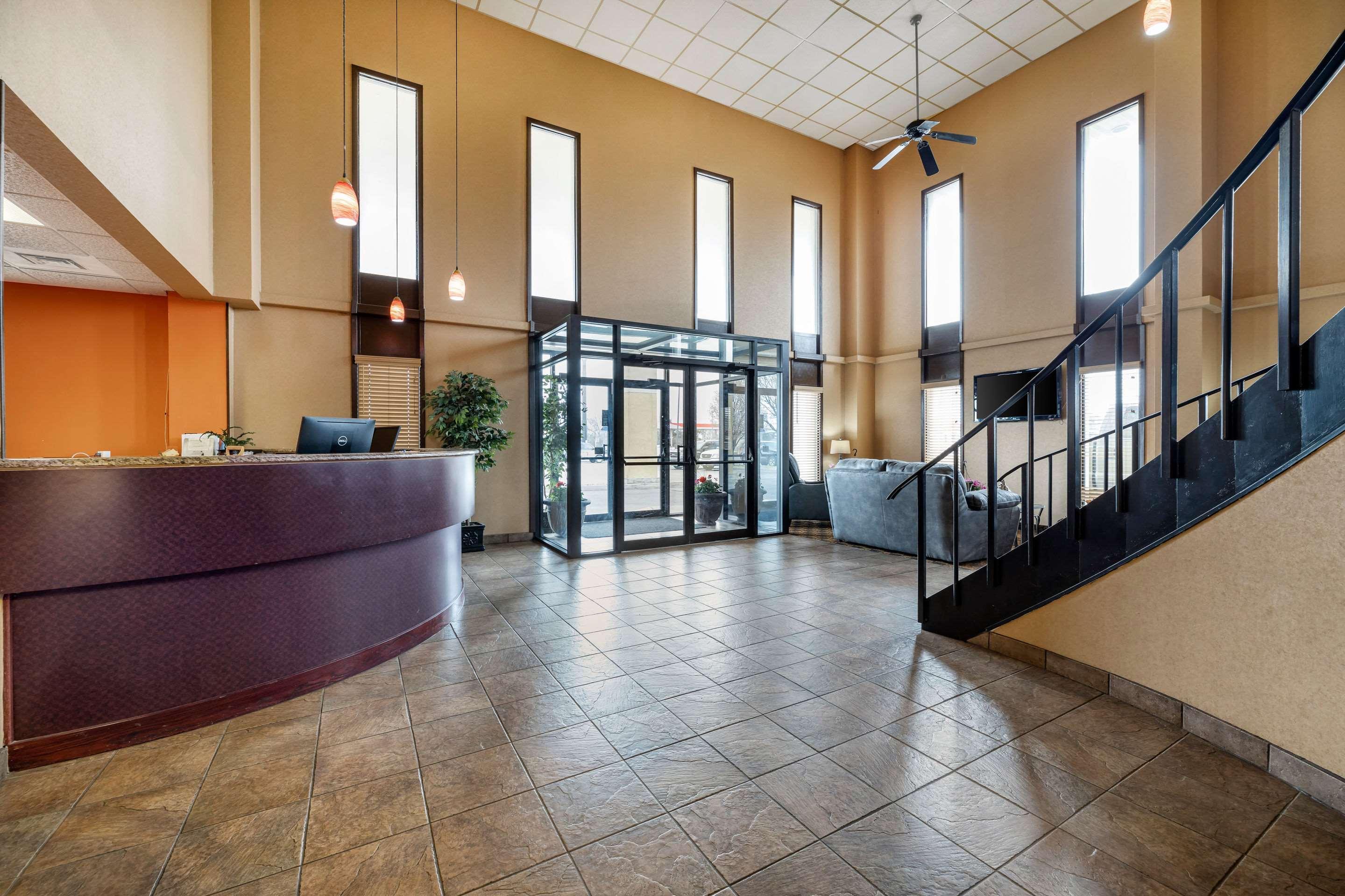 Rodeway Inn South Hutchinson Esterno foto