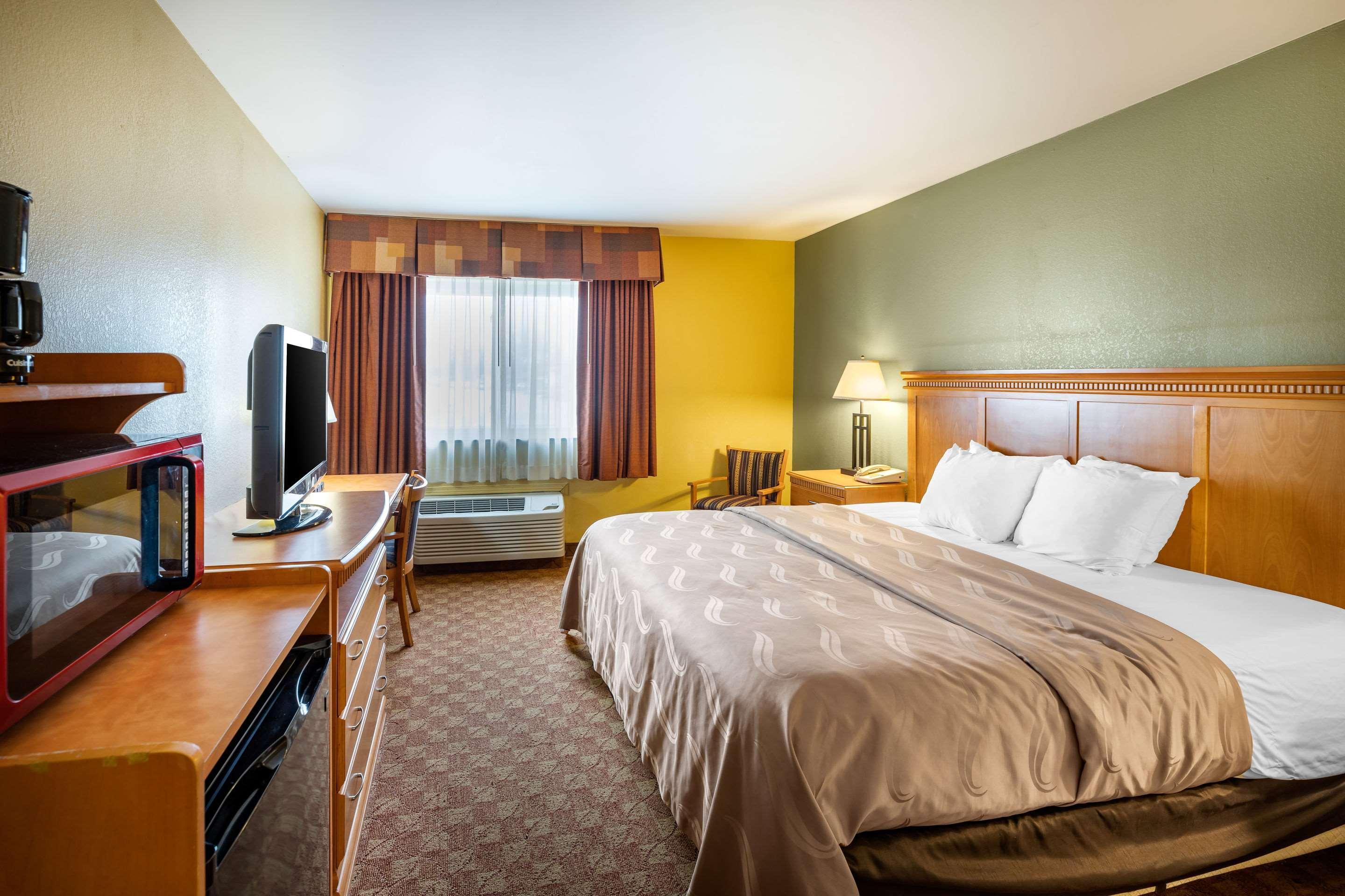 Rodeway Inn South Hutchinson Esterno foto