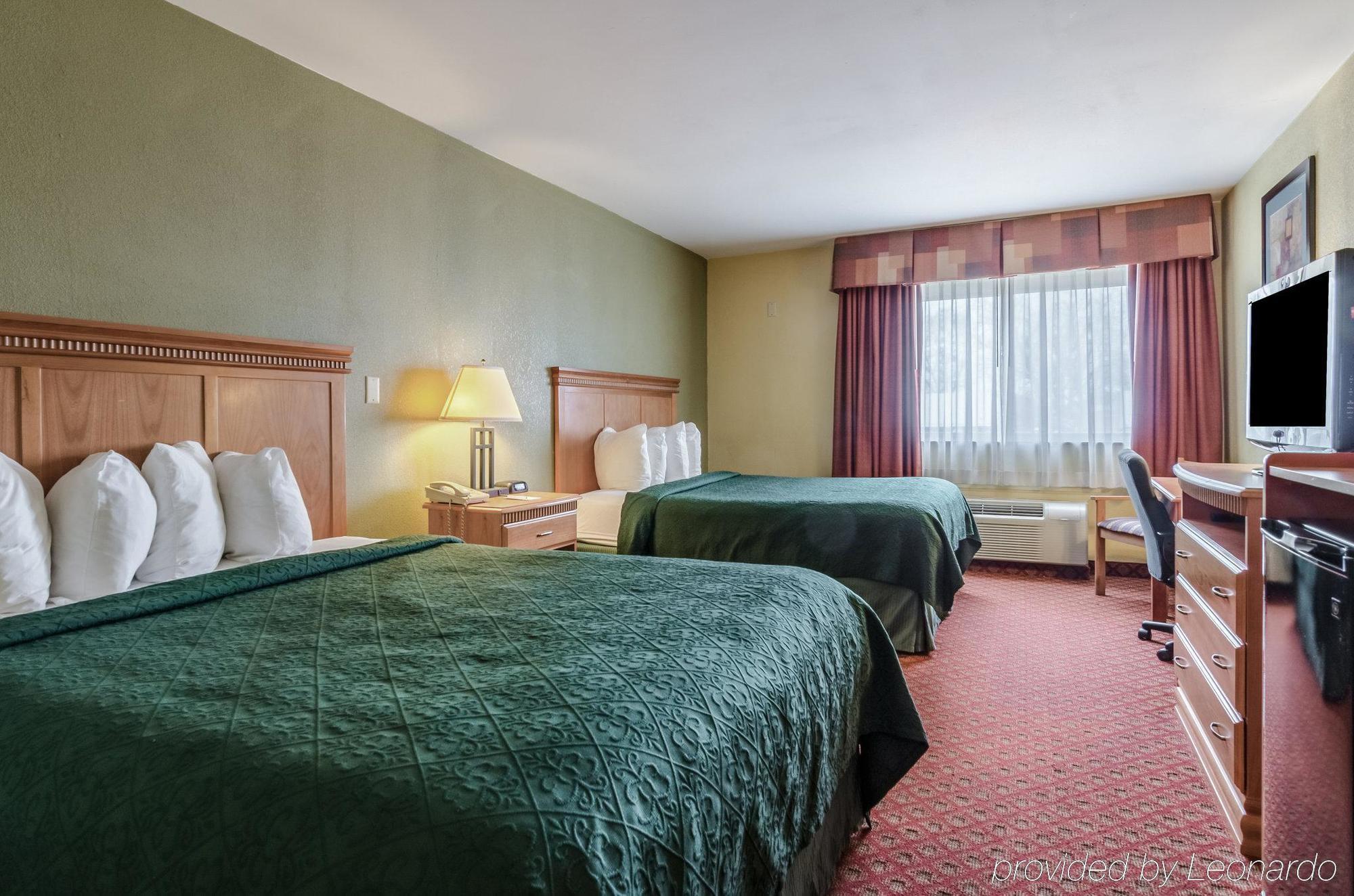 Rodeway Inn South Hutchinson Esterno foto