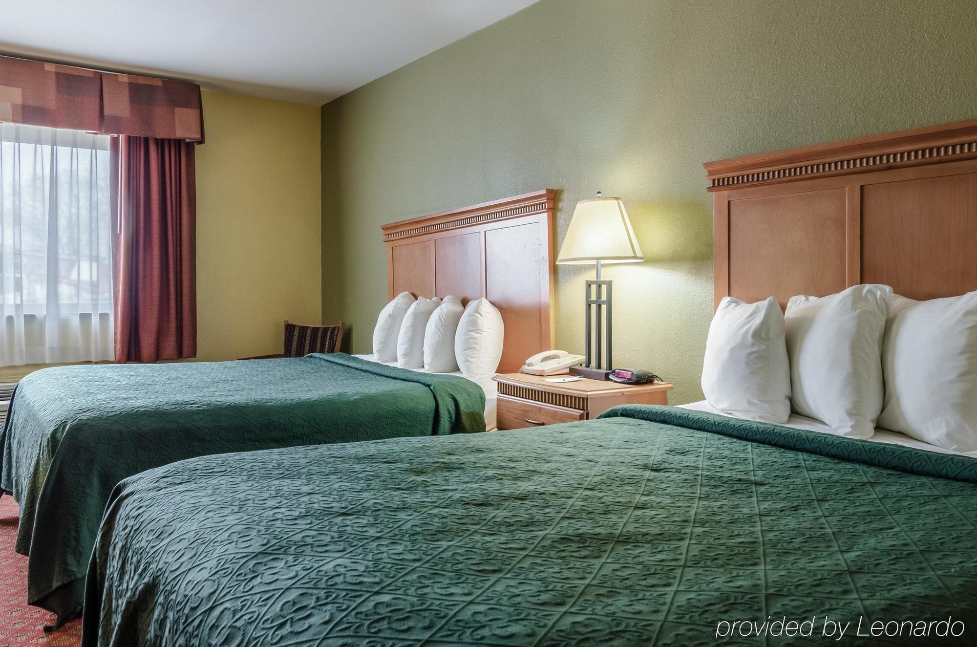 Rodeway Inn South Hutchinson Esterno foto