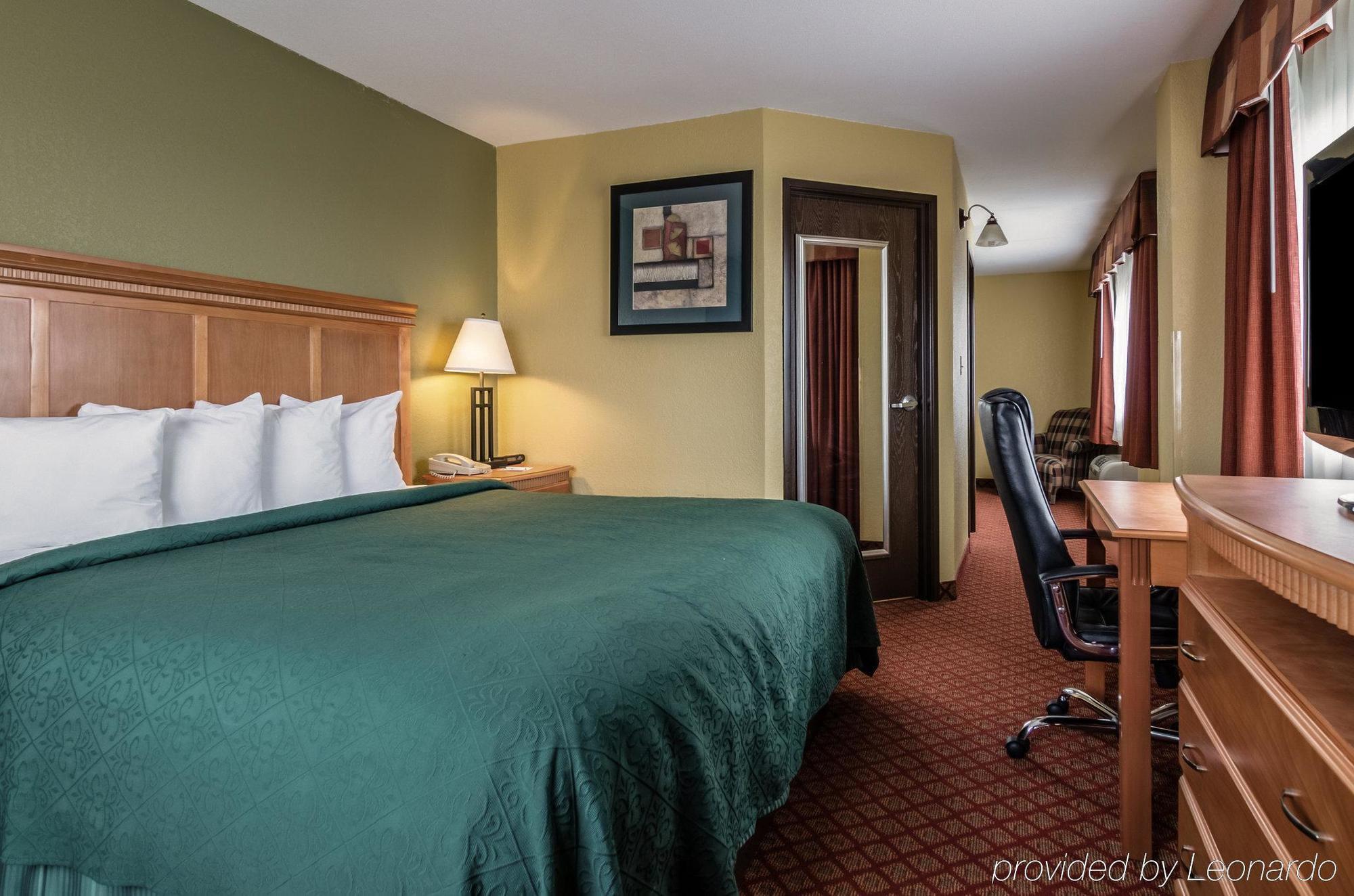 Rodeway Inn South Hutchinson Esterno foto