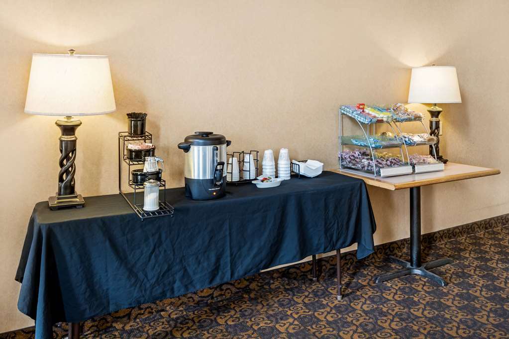 Rodeway Inn South Hutchinson Ristorante foto